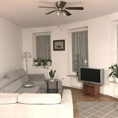 Nad Rzeka Przy Parku Zamkowym *